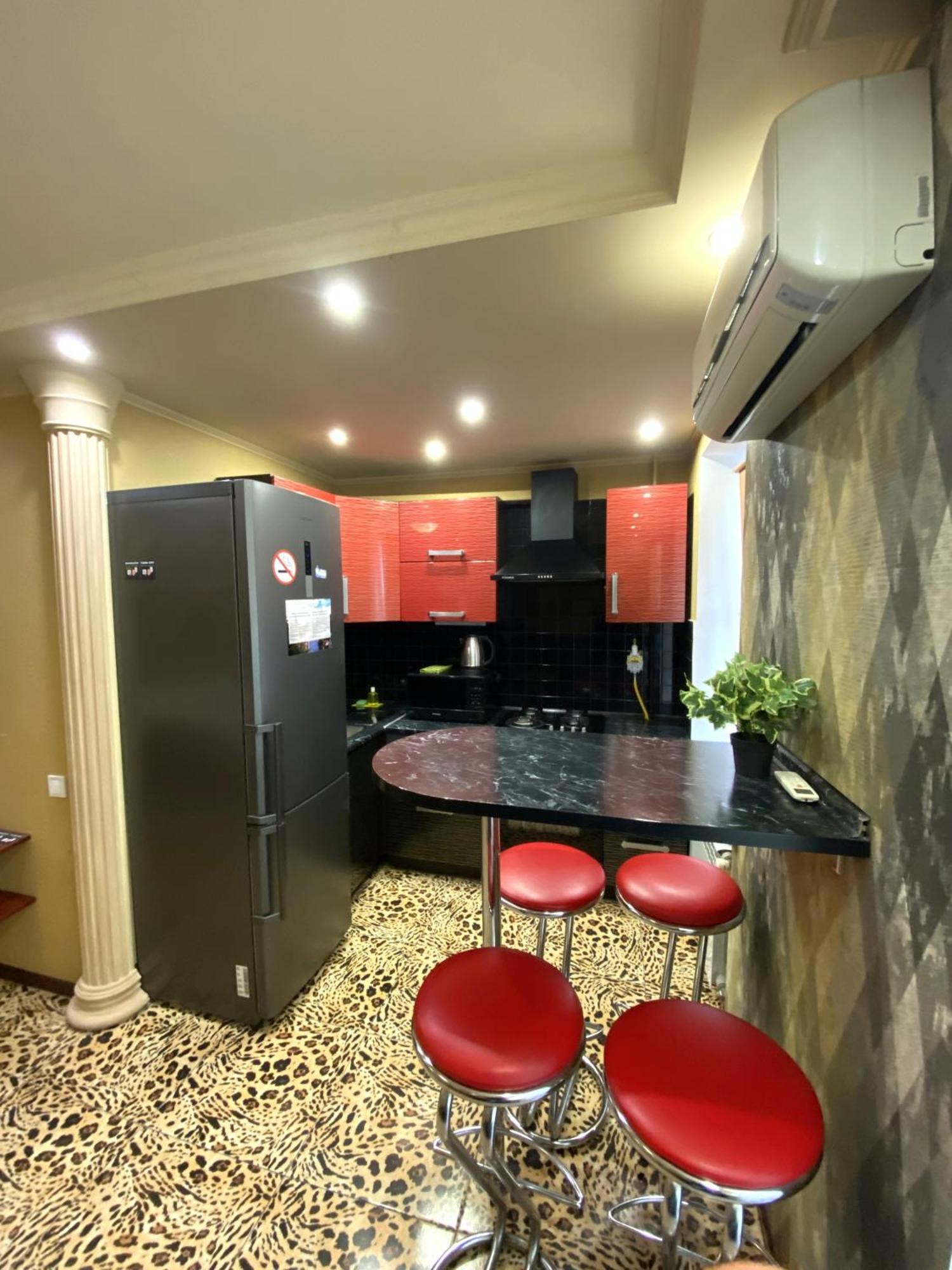 Inn Home Apartments - Pechersk Area キエフ エクステリア 写真
