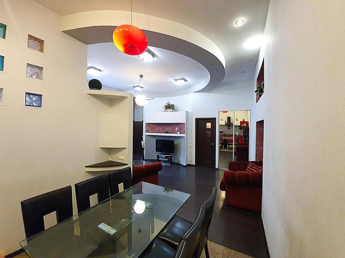 Inn Home Apartments - Pechersk Area キエフ エクステリア 写真