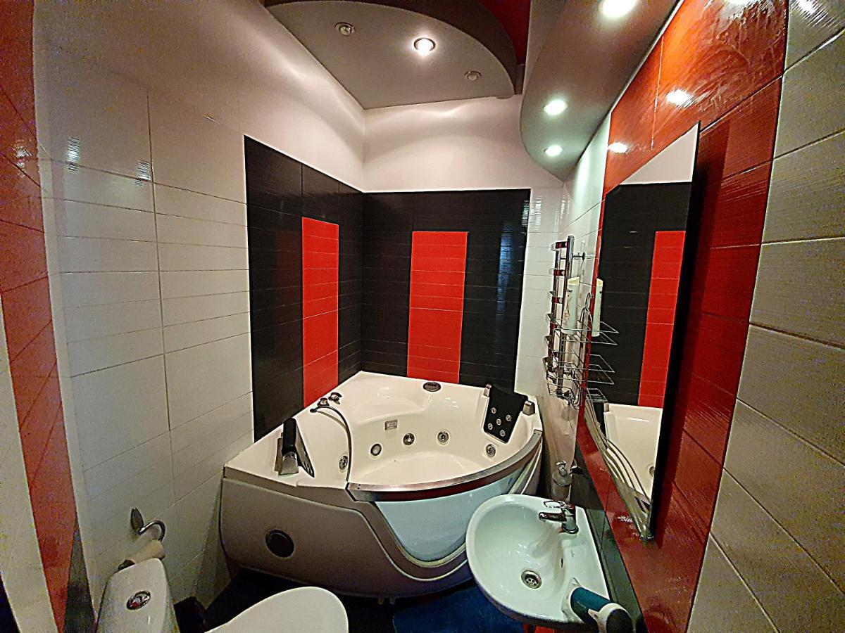 Inn Home Apartments - Pechersk Area キエフ エクステリア 写真